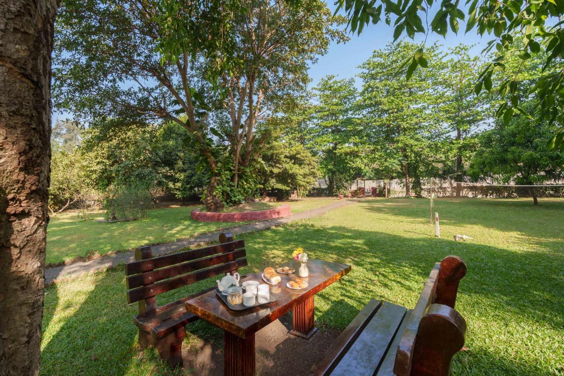 Vintage Estate: Lakeside Retreat with Plunge Pool and Gazebo Karjat Exterior photo
