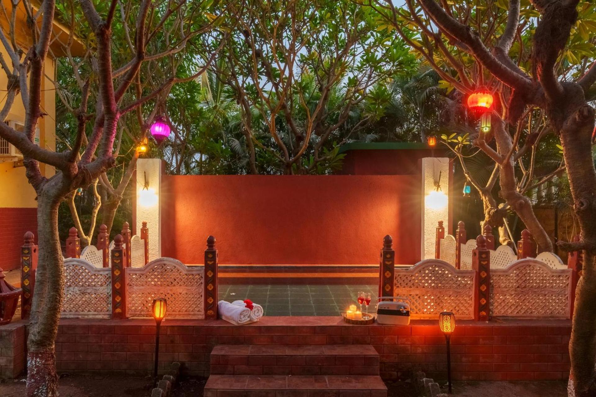 Vintage Estate: Lakeside Retreat with Plunge Pool and Gazebo Karjat Exterior photo